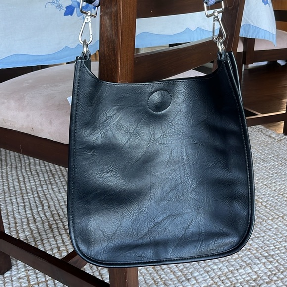 New with Tags Ahdorned Classic Vegan Leather Messenger Bag- no strap - Picture 3 of 5
